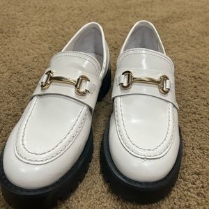Steve Madden leather - gold buckle loafers size 9